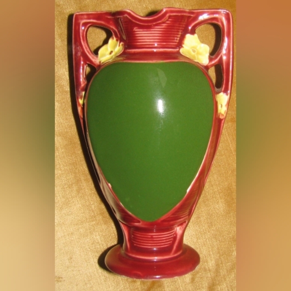 Vtg. German or Austrian MAJOLICA HANDLED VASE: Couple Kissing,5.75",#9793 - Picture 8 of 8